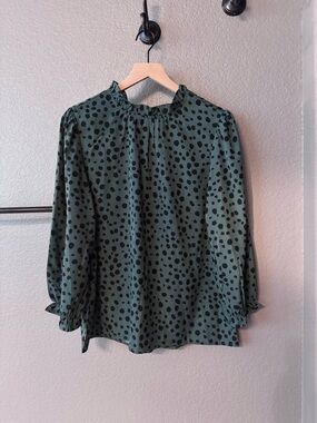 NWT Women's Green and Black Long-Sleeve Blouse Medium